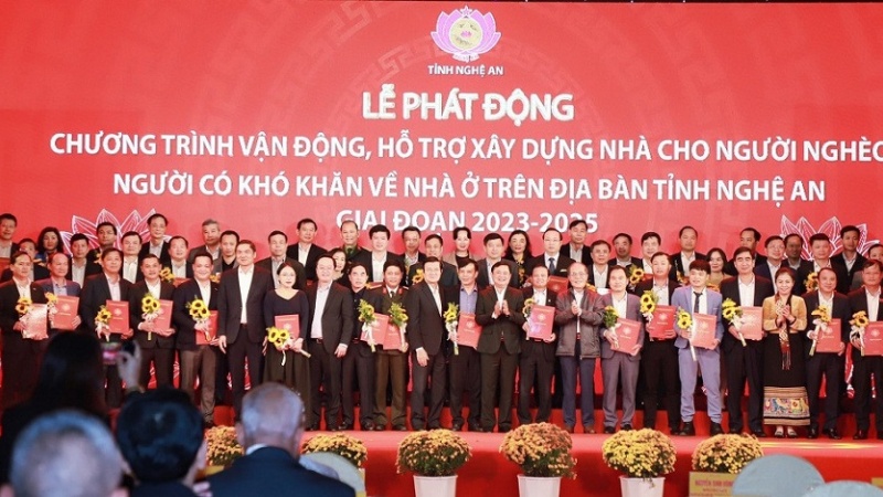 nghe-an-phat-dong-chuong-trinh-van-dong-ho-tro-xay-dung-nha-cho-nguoi-ngheo-093443_1.jpg